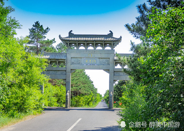 泉水淙淙,清冽澄明,原始森林景观独特