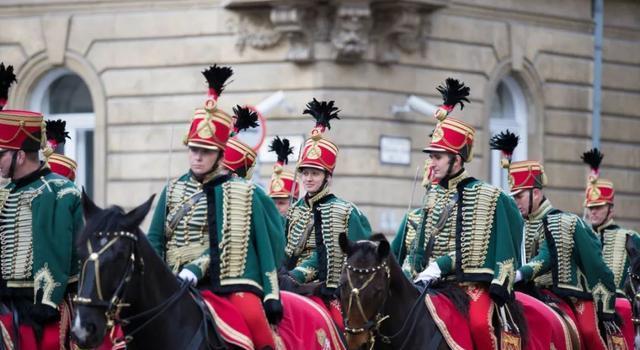 全球兵种史一个女人建立起的欧洲最强轻骑匈牙利骠骑兵