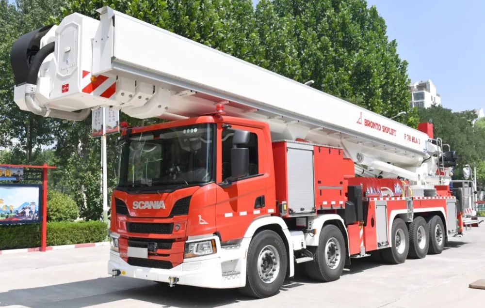 78米登高平台消防车,入列!