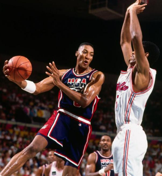 美国梦一队有多可怕8场比赛没叫一次暂停场均赢438分