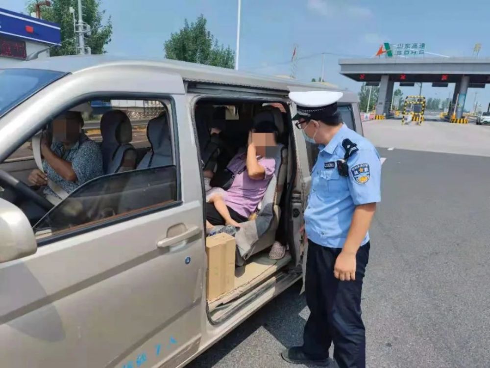 车辆超员驶不得多坐小孩也算超