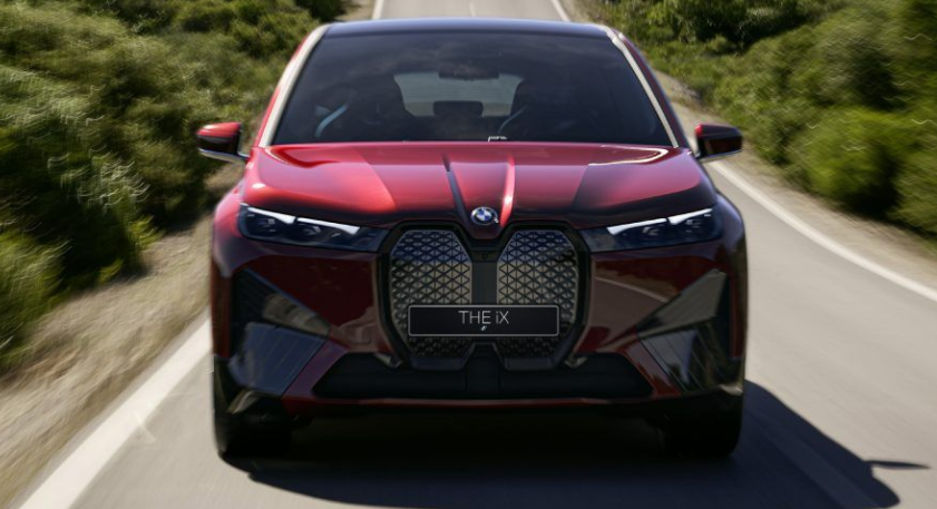 宝马集团计划在 2021 年底前开设 5000 个充电站