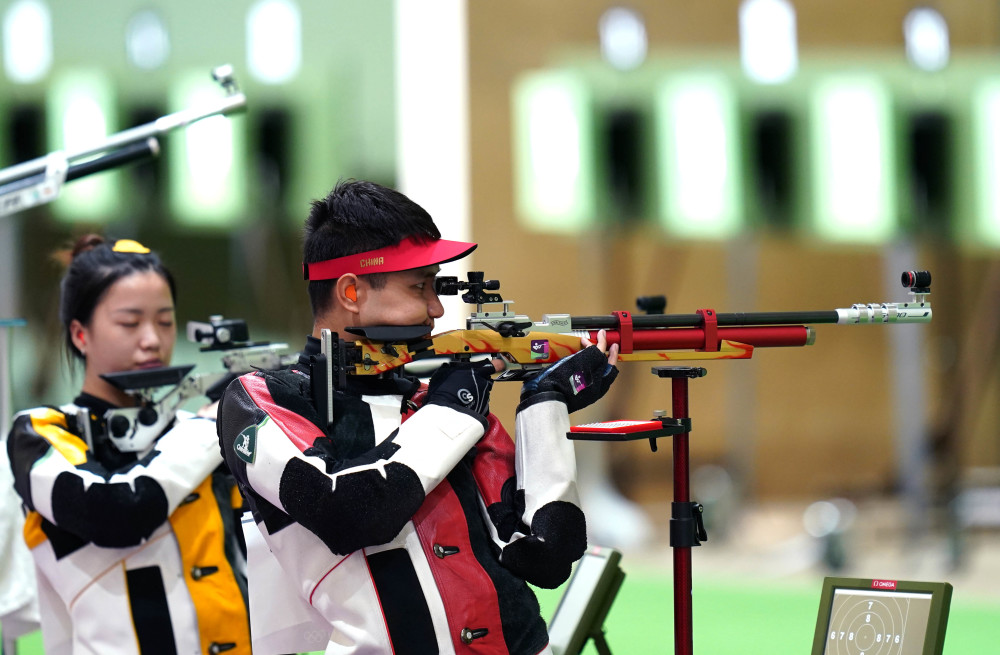 (东京奥运会)射击——10米气步枪混合团体:中国选手杨倩/杨皓然夺冠
