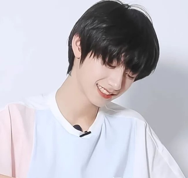 tf家族朱志鑫头像背景图已安排