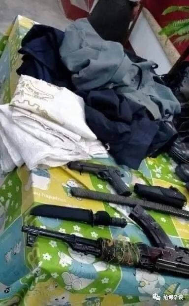 两名缅警伪装成pdf抢劫商店