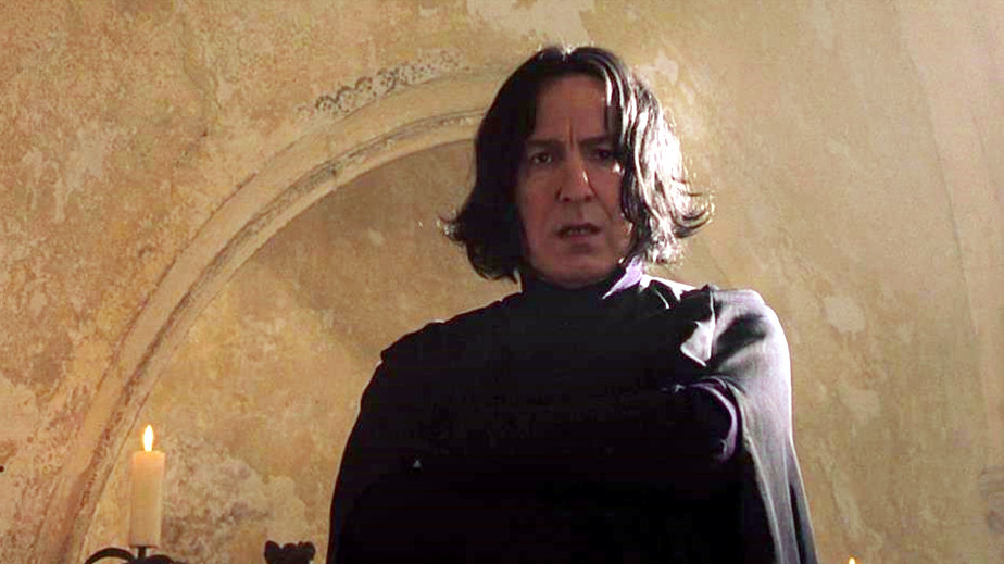 斯内普教授如此地受欢迎,除了角色本身的性格魅力外,最重要的还是英国