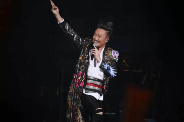 郑中基苦追杨千嬅与阿sa结婚四年没收心为何二婚浪子回头