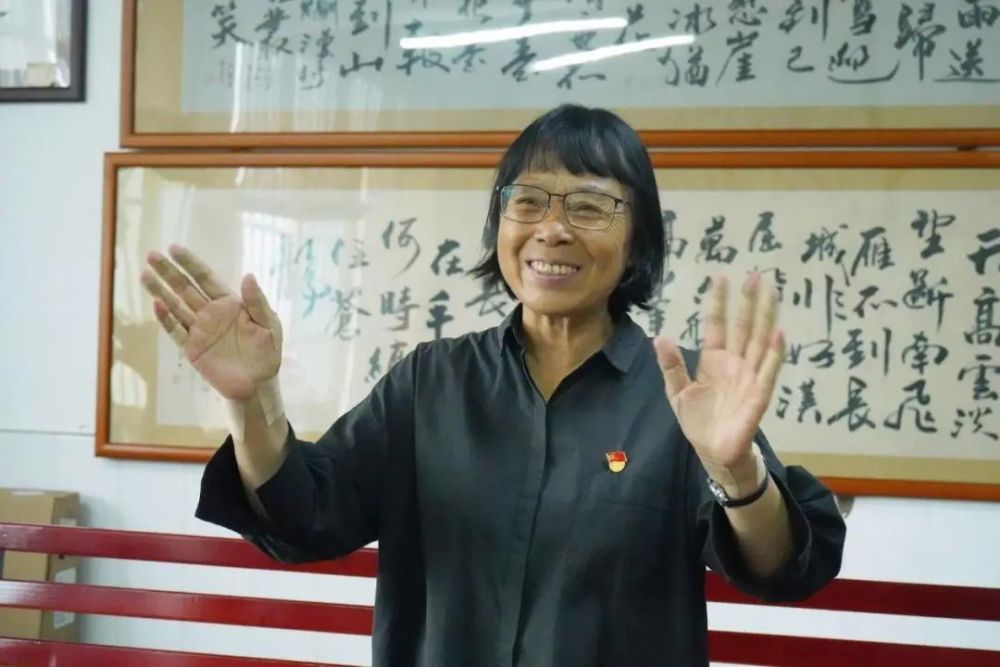 跨越千里!交大师生与时代楷模张桂梅共唱《红梅赞》