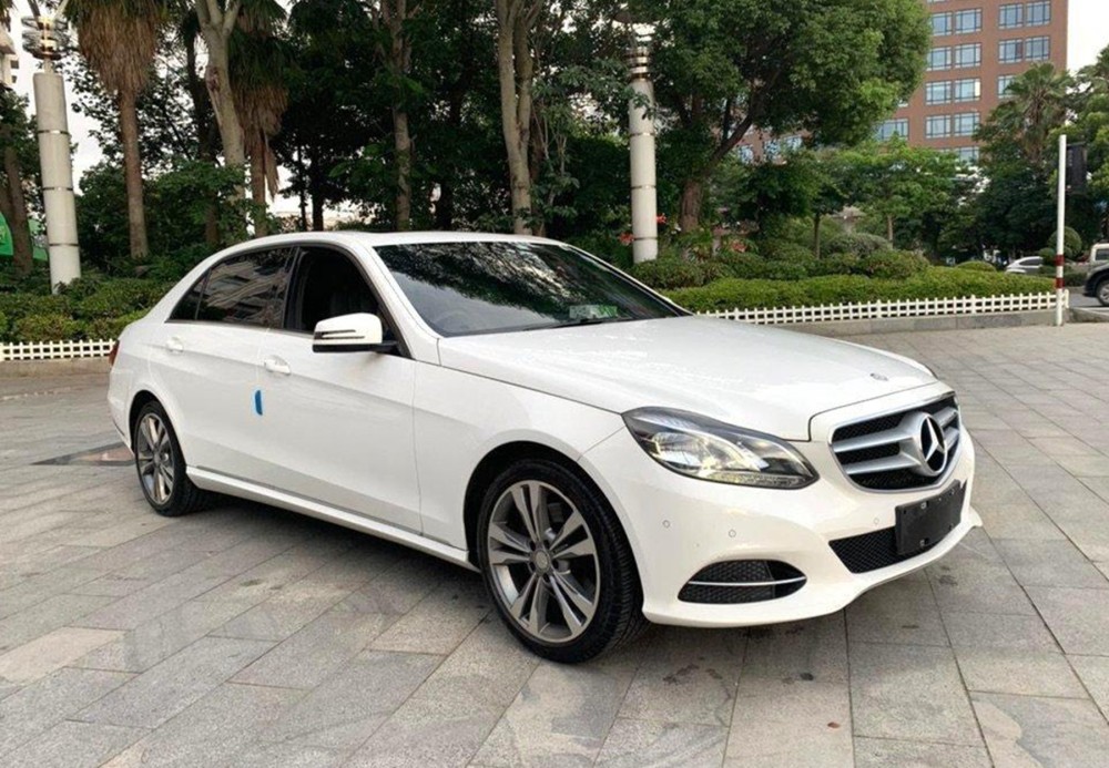 豪华奔驰上突现饮料，外加一张纸条，看完留言车主欲哭无泪