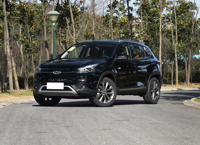 奇瑞“跳水成功”，瑞虎7一口气降至7.39万，搭配10英寸中控屏