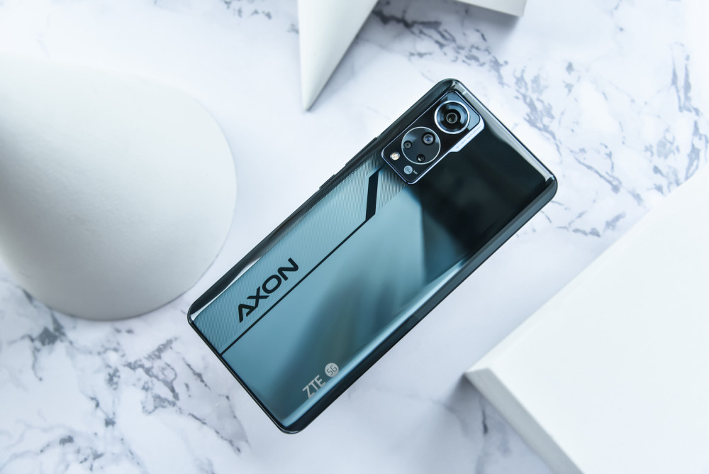 消灭刘海和挖孔,真全面屏量产发布,中兴 axon 30 屏下版评测体验