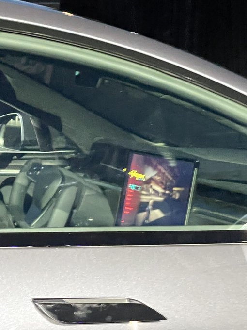 特斯拉考虑为旧车更换 12V 锂离子电池