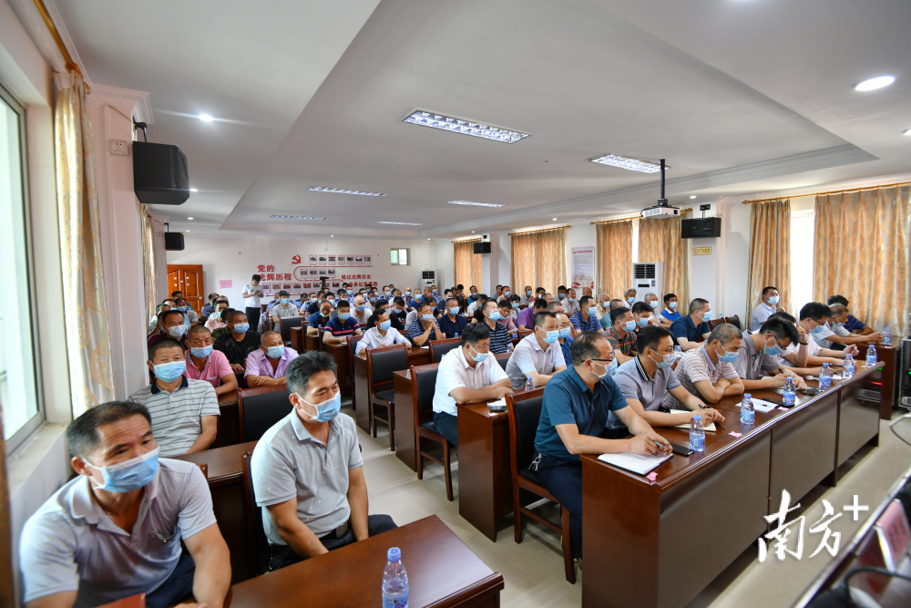 市公安局扫黑办通报了刘建山犯罪团伙案情,县扫黑办就深化平远县扫黑