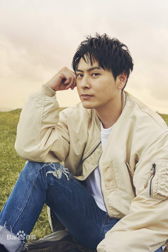 山下健二郎生于1985年,他是日本舞者,影视演员,株式会社ldh japan旗下