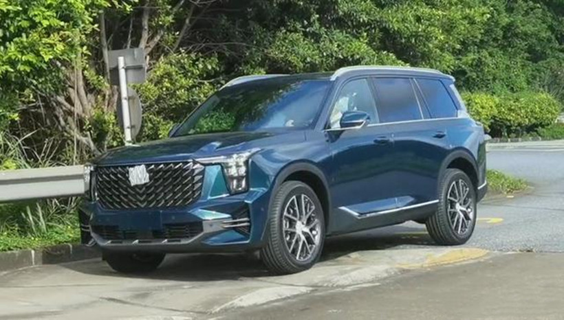 广汽传祺GS8换代现身，造型更为霸气，尺寸大一圈，搭载丰田混动