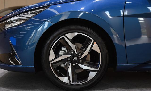 终于被捧红，配十佳发动机，每公里低至4毛钱，已热销8w辆