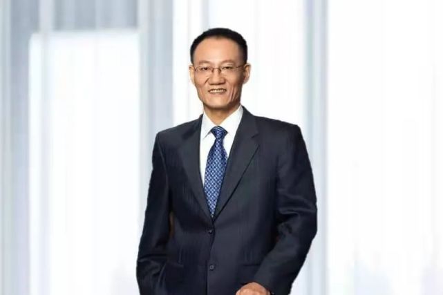 北大青鸟前CEO杨明再创业：“潮起时有你，潮落呢？”_腾讯新闻