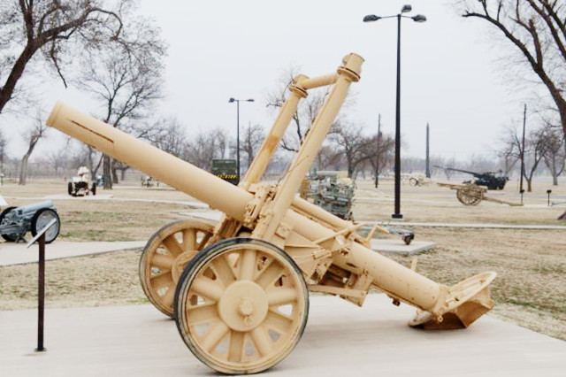 二战斯柯达21厘米重型迫击炮,试图用它弥补德军损失的重型火炮