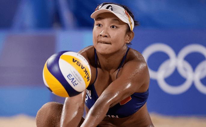 中国女子沙排组合轻取巴西,小组第一出线!