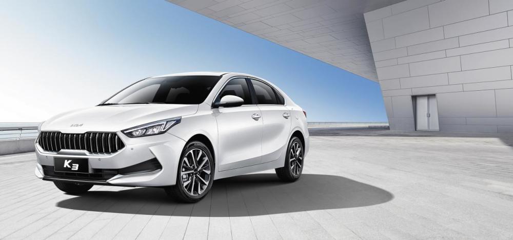 12万元满配版与乞丐版的选择 起亚K3对比日产轩逸