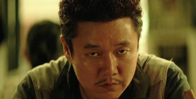 肖央将突破百亿影帝,王太利糊得彻底,这就是筷子兄弟的"命"?