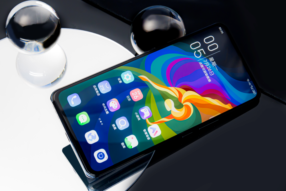 前置摄像头也进入了屏下时代中兴axon30屏下版图赏