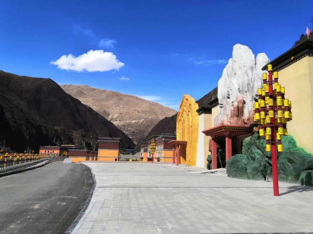 觉如邀您游德格行游百公里领略千年康巴文化