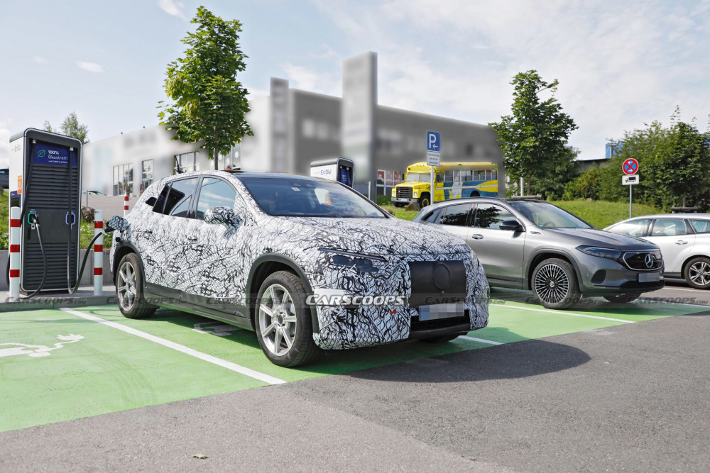 将于今年底正式亮相，全新奔驰EQS SUV褪去更多伪装