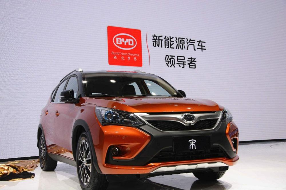 一辆车够一小区人手机充电，比亚迪一战“成名”，只因为一场暴雨