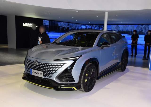 销量最好的运动轿跑SUV，UNI-T再推出运动版，回头率更高