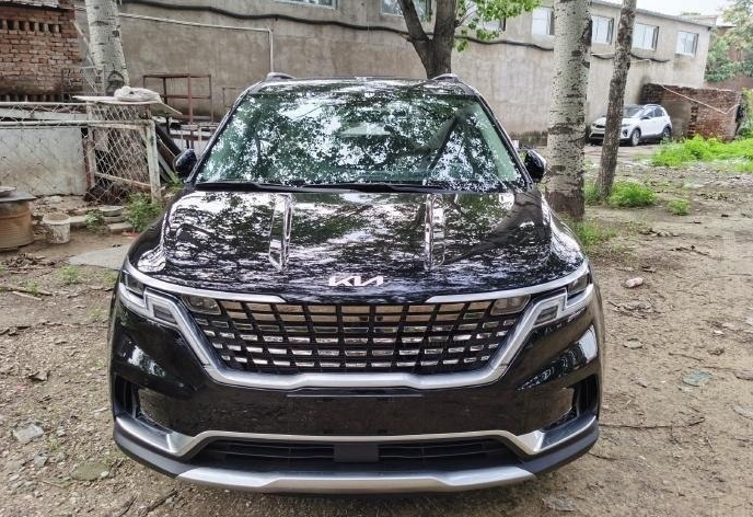 实拍！全新起亚嘉华到店了，全系2.0T＋8AT，国人买MPV的新选择？