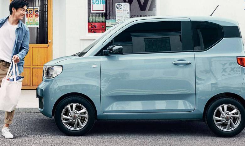 半年狂甩182767台，一公里只花5分钱，五菱又一次打造出爆款“神车”