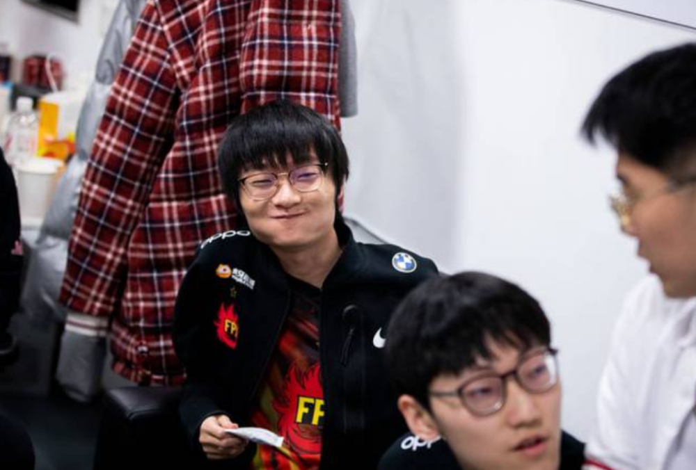 英雄联盟战队排行_LOL:外媒发布全球LOL战队排行榜:FPX、RNG、EDG稳居前三