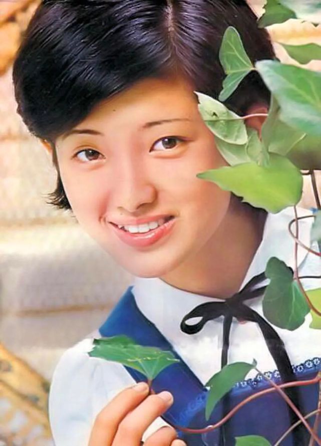 日本女星山口百惠中国影迷心中的女神如今62岁过得怎样