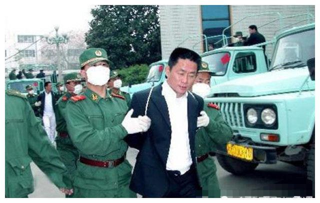 身价上亿的黑帮大哥90年代称霸河南曾带200人灭外省黑帮