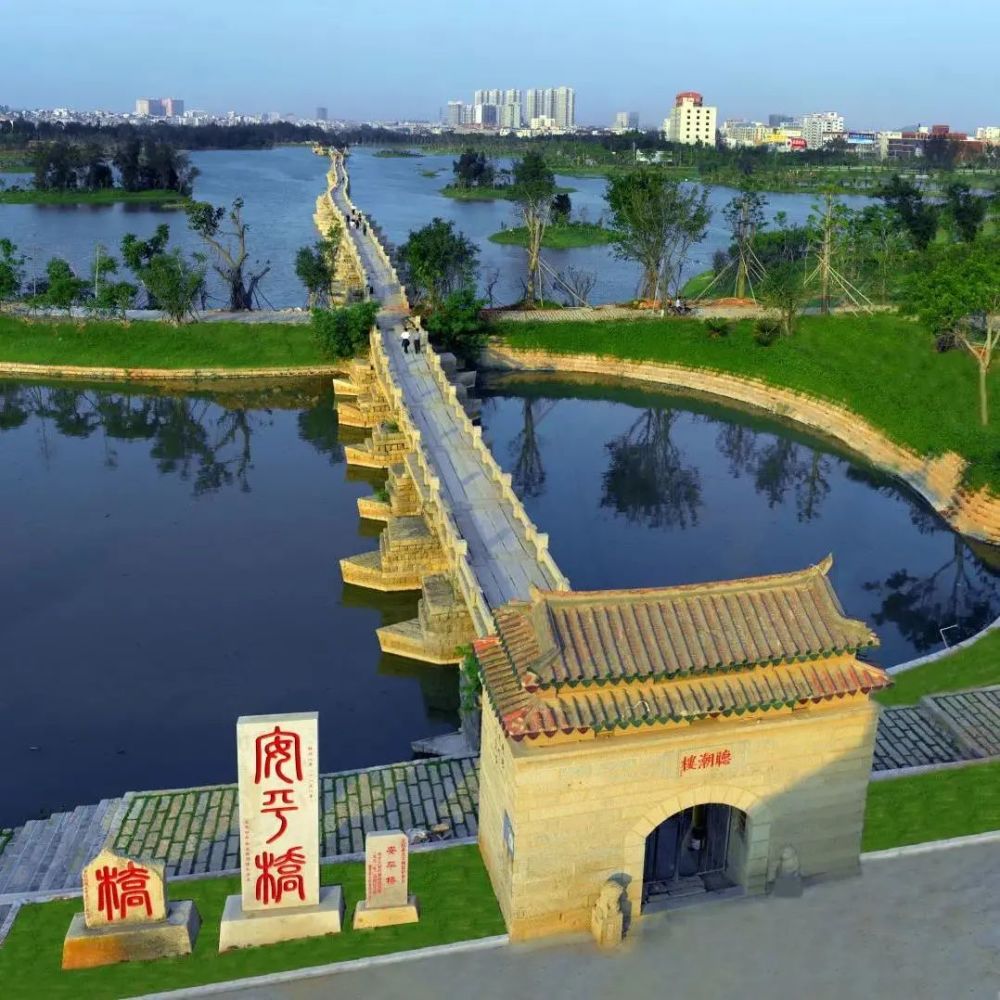 安平桥(五里桥)南安市水头镇的乡亲们通过刣狮表演