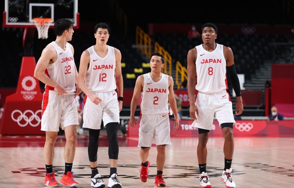 nba 奥运男篮：日本VS斯洛文尼亚，NBA球员之间对决，东契奇略胜一筹