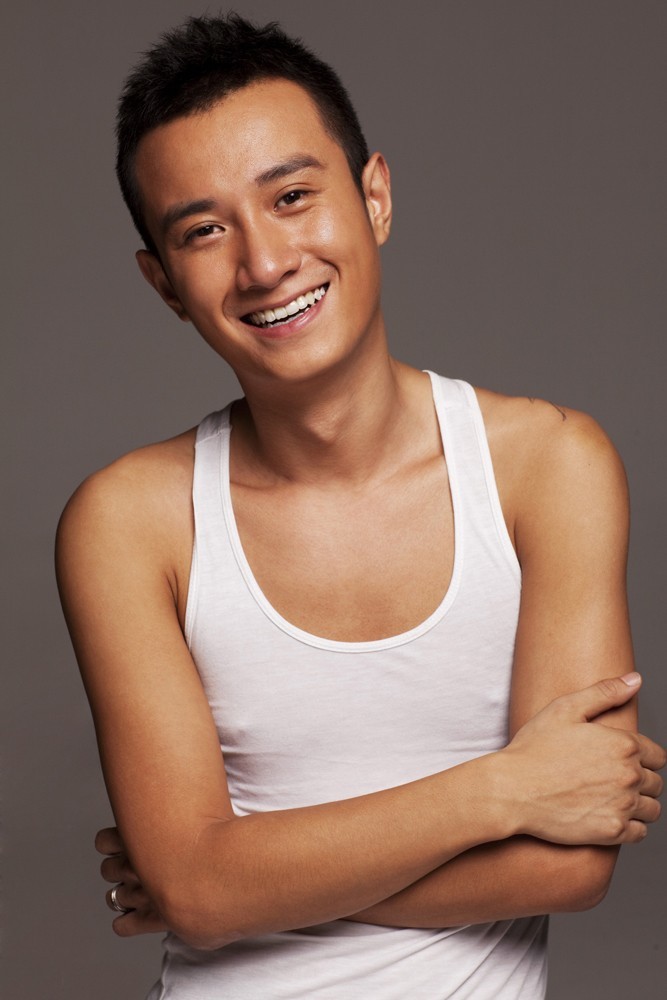 37岁文章有新电影定档了,剃了寸头皮肤黝黑,女主角是39岁的马丽_腾讯