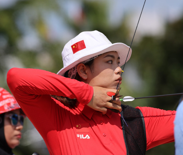 奥运-射箭女子个人赛 中国选手龙晓清6-2获胜晋级32强