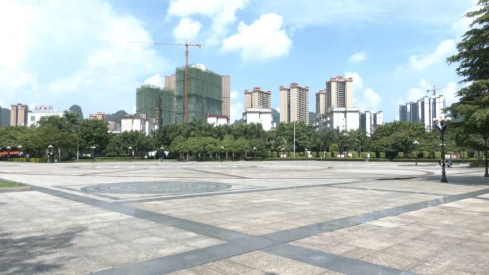 天等县自文明城市创建工作开展以来,广大干部群众积极争当创城先锋