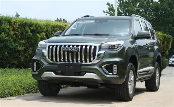 新款哈弗H9实车预热，这大面积镀铬“板牙”，有普拉多那味了