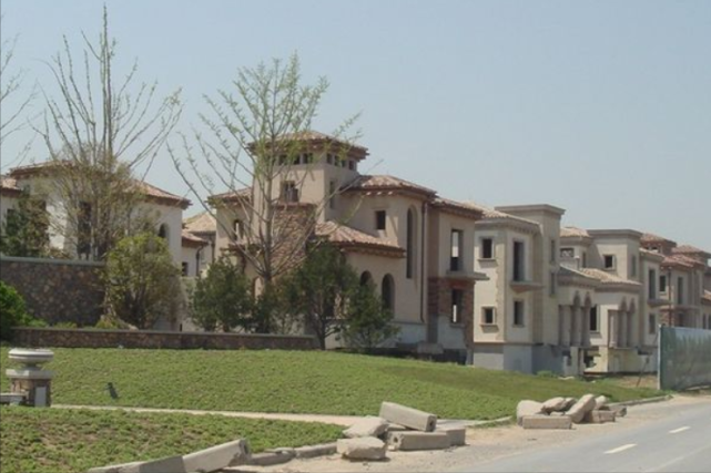 河南耗资120亿楼盘复建,是郑州最大烂尾别墅群,或成高端别墅区