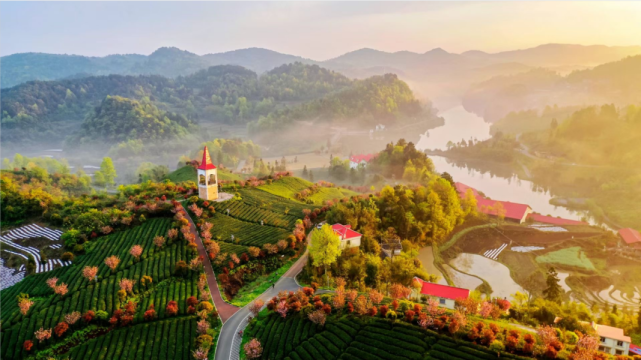 【"红军桥"上看巨变·黔南篇】瓮安:红军桥新旧更替 发展路越走越宽|