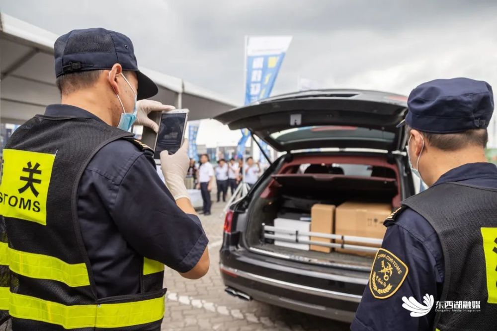 坐轮船～坐火车～车车抵达东西湖啦！