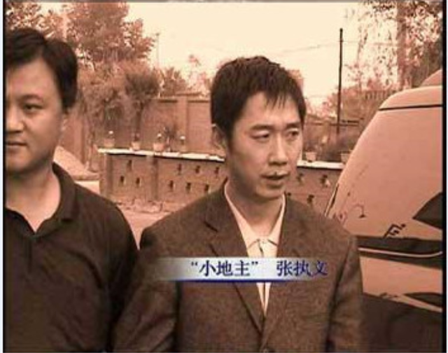 张执文19岁这年第1次开枪打人,1990年张执文的手下被另外一个犯罪团伙