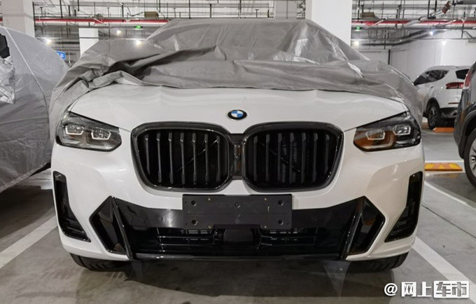 宝马新款X3国内实拍，内饰换大屏，还有曜夜版，预计39万起售