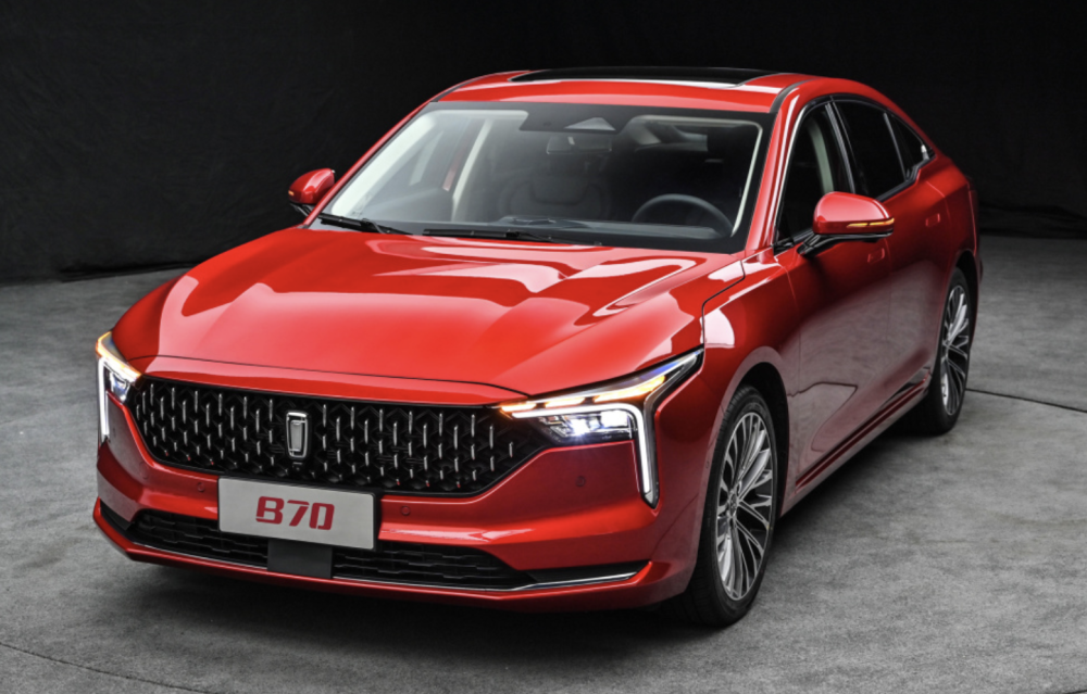 十万级的大空间、高性价比轿车！新一代奔腾B70值不值得买？