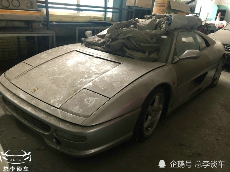 国内最惨的法拉利F355，2辆车闲置到报废，其中一辆仅0.8万公里