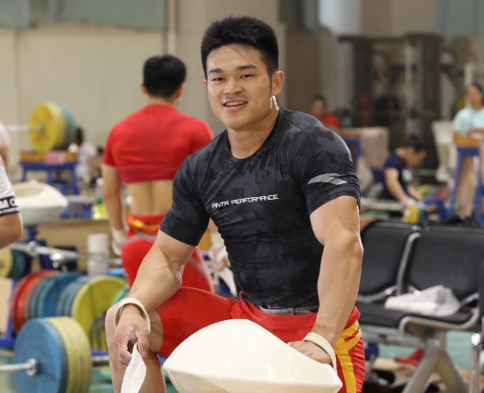 石智勇卫冕成功,举重梦之队第4金,打破世界纪录