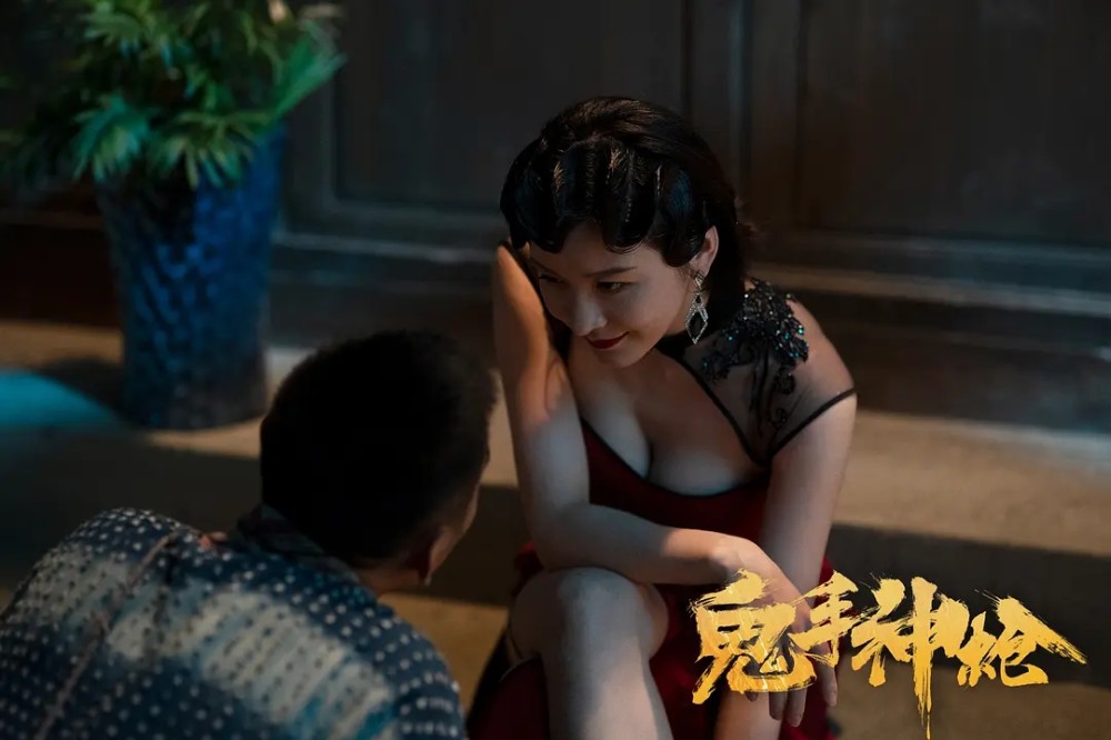 《鬼手神枪》上映，释行宇浴血战黑帮，以一敌百堪比燕双鹰！